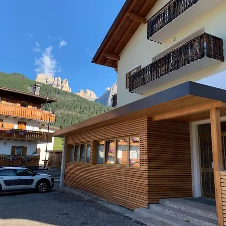 Apartment Ciasa De Rosa
